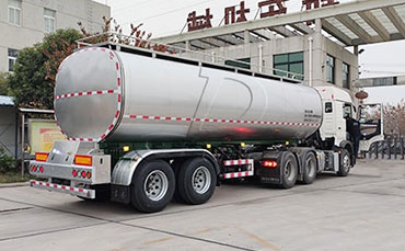 郜先生：新東鮮奶運輸車，保溫保鮮，一路無憂