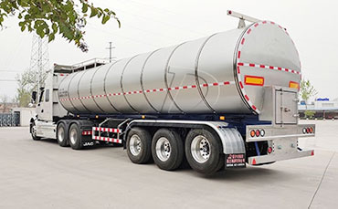 鮮奶運(yùn)輸車(chē)：從牧場(chǎng)到工廠的“新鮮守護(hù)者”