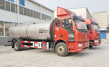 熱烈祝賀安徽某農(nóng)業(yè)公司選用天潤新東淀粉乳運輸車